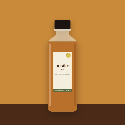 Botella de Tekōri con etiqueta
